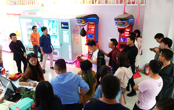 立而方拳擊機 立而方拳擊機