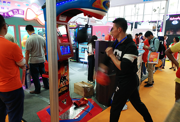 立而方龍拳可樂機 立而方龍拳可樂機