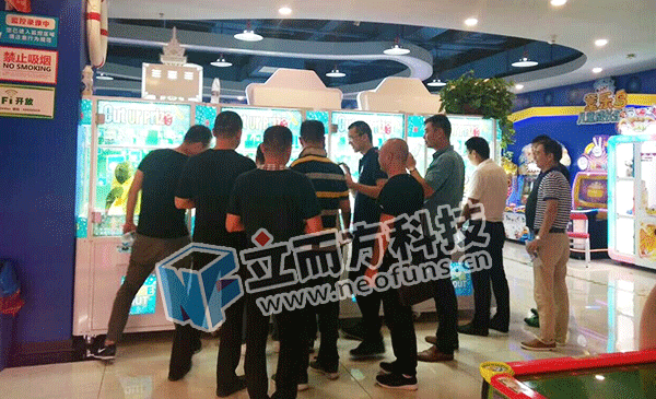 禮品機(jī),剪刀禮品機(jī),禮品機(jī)店如何運(yùn)營(yíng),禮品機(jī)技巧 禮品機(jī),剪刀禮品機(jī),禮品機(jī)店如何運(yùn)營(yíng),禮品機(jī)技巧