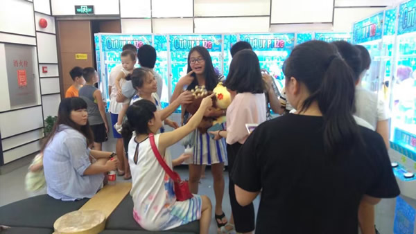 KTV休息區(qū)剪刀機 KTV休息區(qū)剪刀機