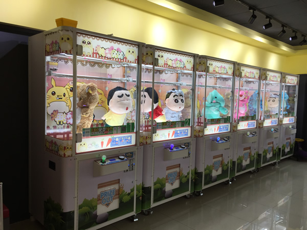 剪刀機(jī)禮品擺放 剪刀機(jī)禮品擺放