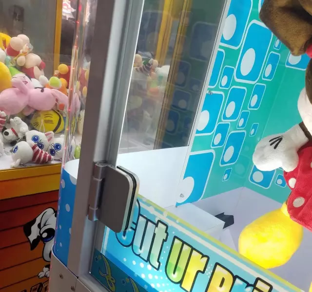 立而方剪刀機櫥窗 立而方剪刀機櫥窗