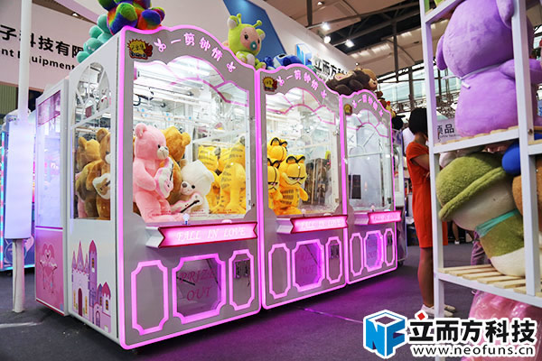 剪刀機選購技巧 <a href='/jiandaoji.htm' class='keys' title='點擊查看關于剪刀機的相關信息' target='_blank'>剪刀機</a>選購技巧