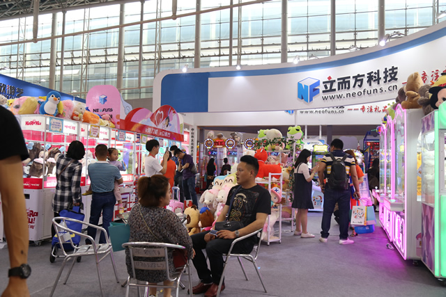 剪刀機(jī) <a href='/jiandaoji.htm' class='keys' title='點(diǎn)擊查看關(guān)于剪刀機(jī)的相關(guān)信息' target='_blank'>剪刀機(jī)</a>